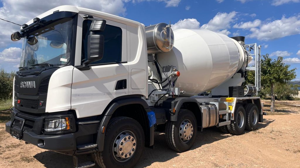 SCANIA HORMIGONERA P420XT B8X4 HZ  (NUEVO A ESTRENAR)
