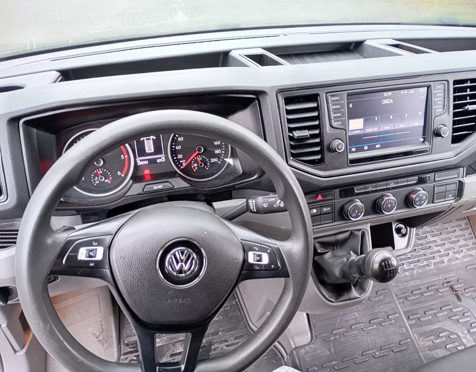 VOLKSWAGEN CRAFTER L2H2 140 FURGON - Imagen 8