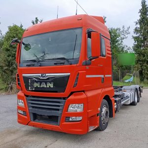 MAN TGX 26.420 6X2 CARROCERIA BDF