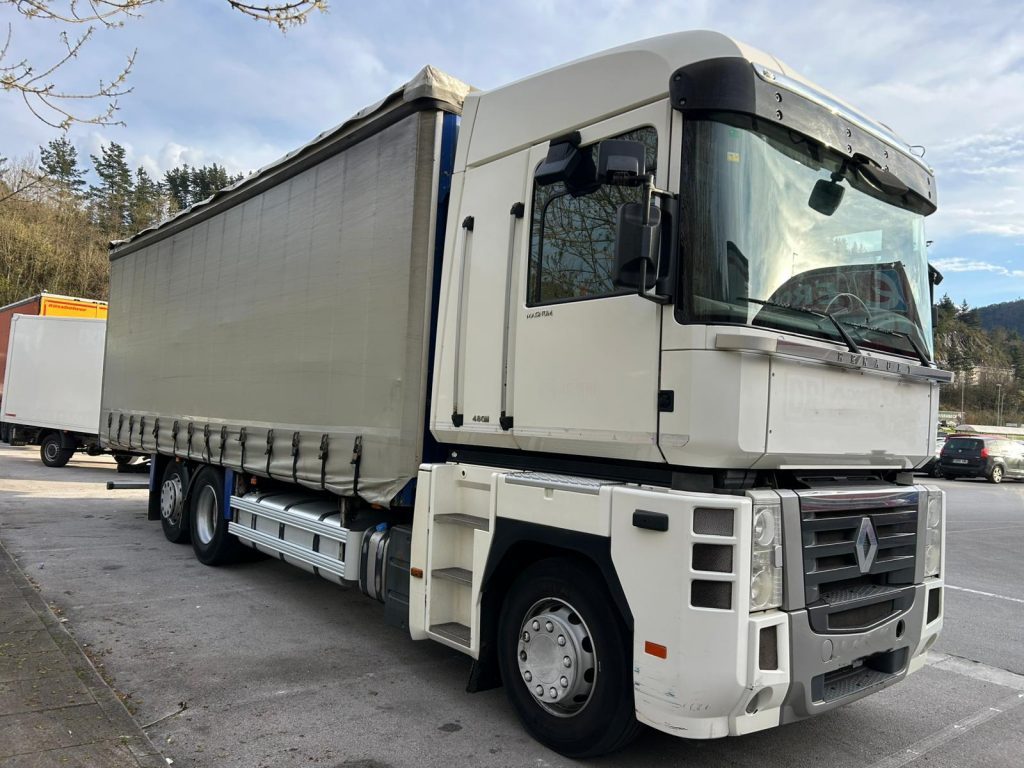 RENAULT MAGNUN 480 6X2 CARROCERIA TAULINER