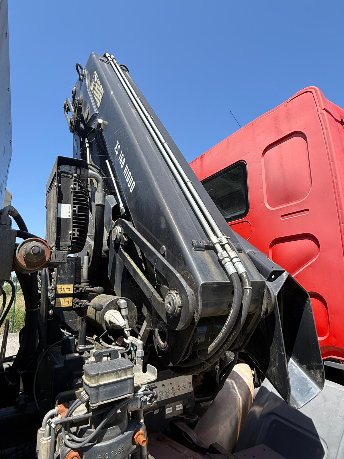 CAMION RENAULT LANDER 380 CV 6X2 PORTA MAQUINARIA - Imagen 3